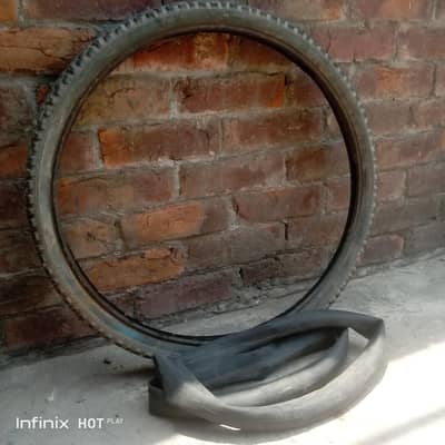 Bicycle tyre's and Topps