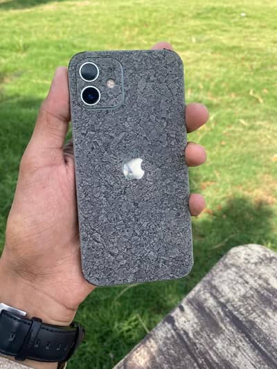 Apple iPhone 12