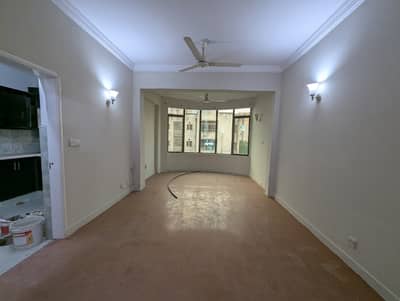 3 bedrooms flat at G-11 federal housing