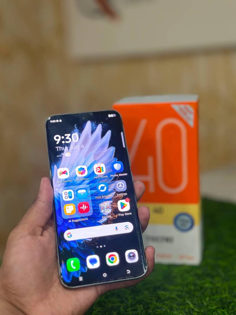 Tecno CAMON 40 Pro 1