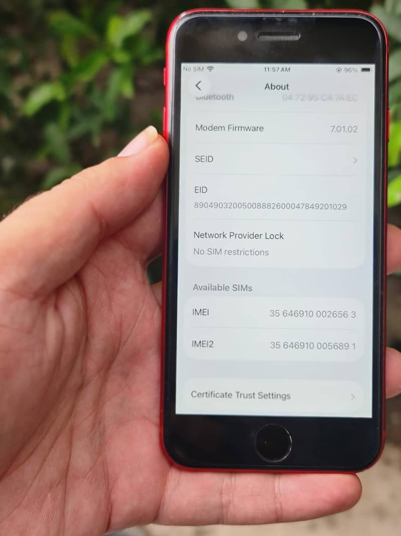 Apple iPhone SE 2nd generation 4