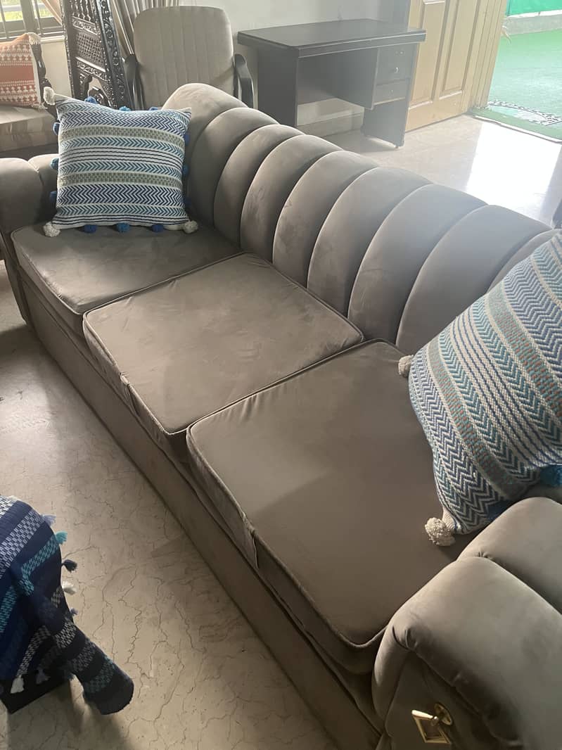 Sofa set 0
