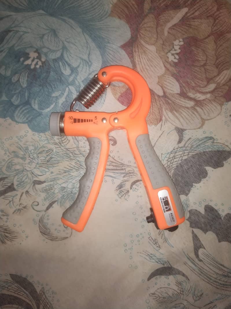 Hand gripper 1