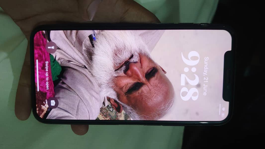 Apple iPhone X 3