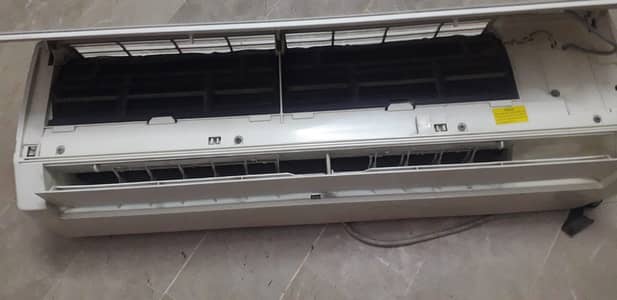 1 TON Ac for sale contact on 03132893891 for buying