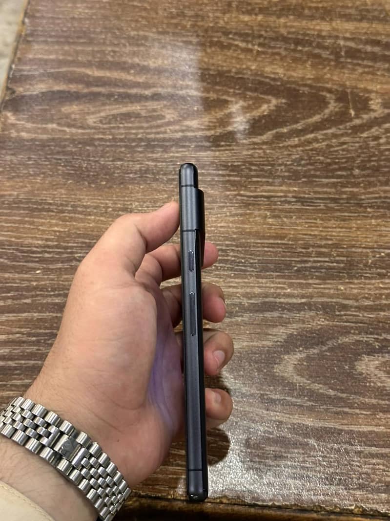 Google Pixel 7 4