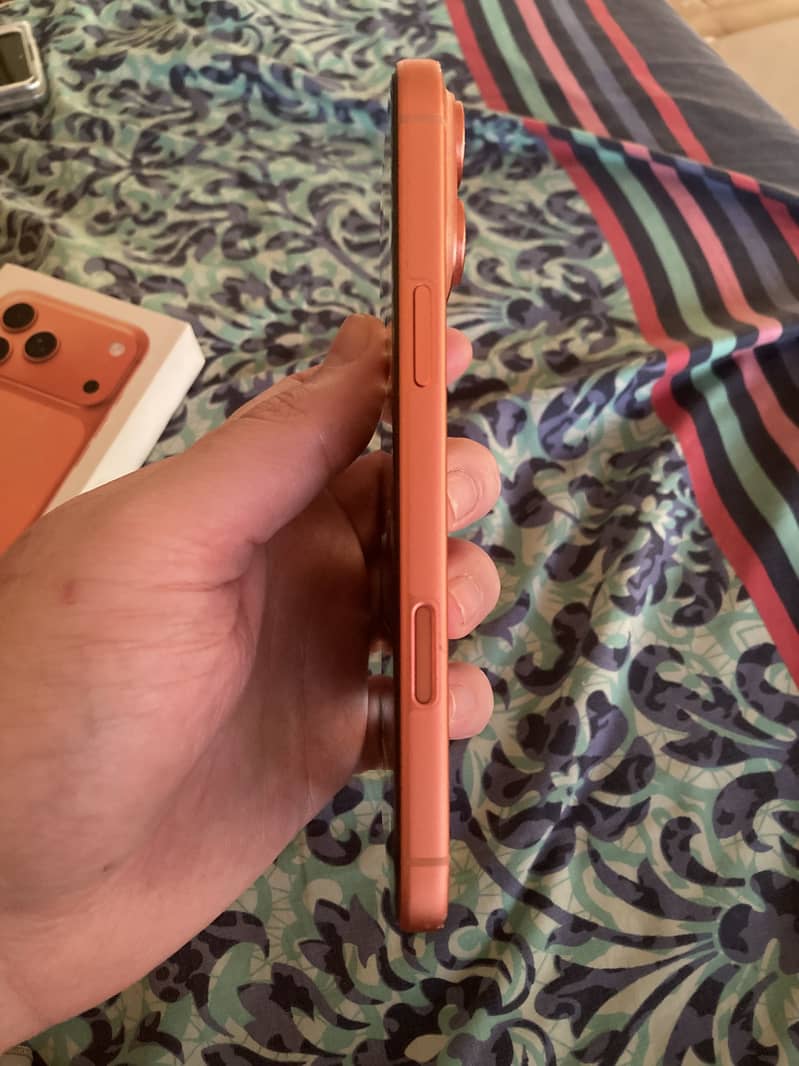 iPhone 17 Pro Max 5