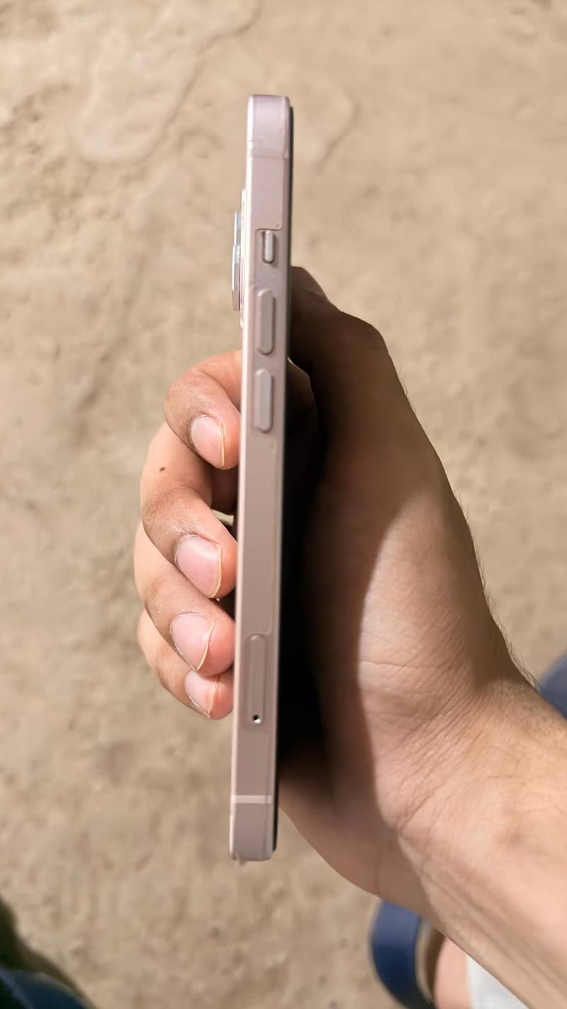 Apple iPhone 13 3