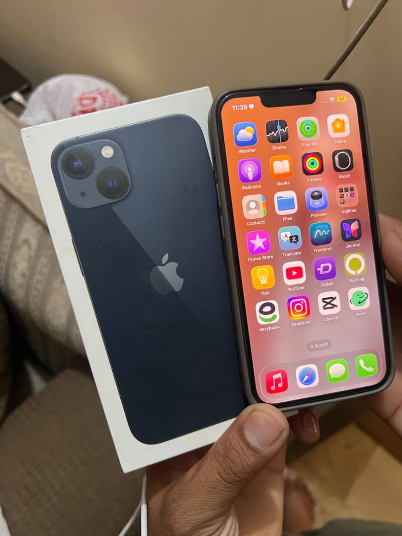 Apple iPhone 13 0