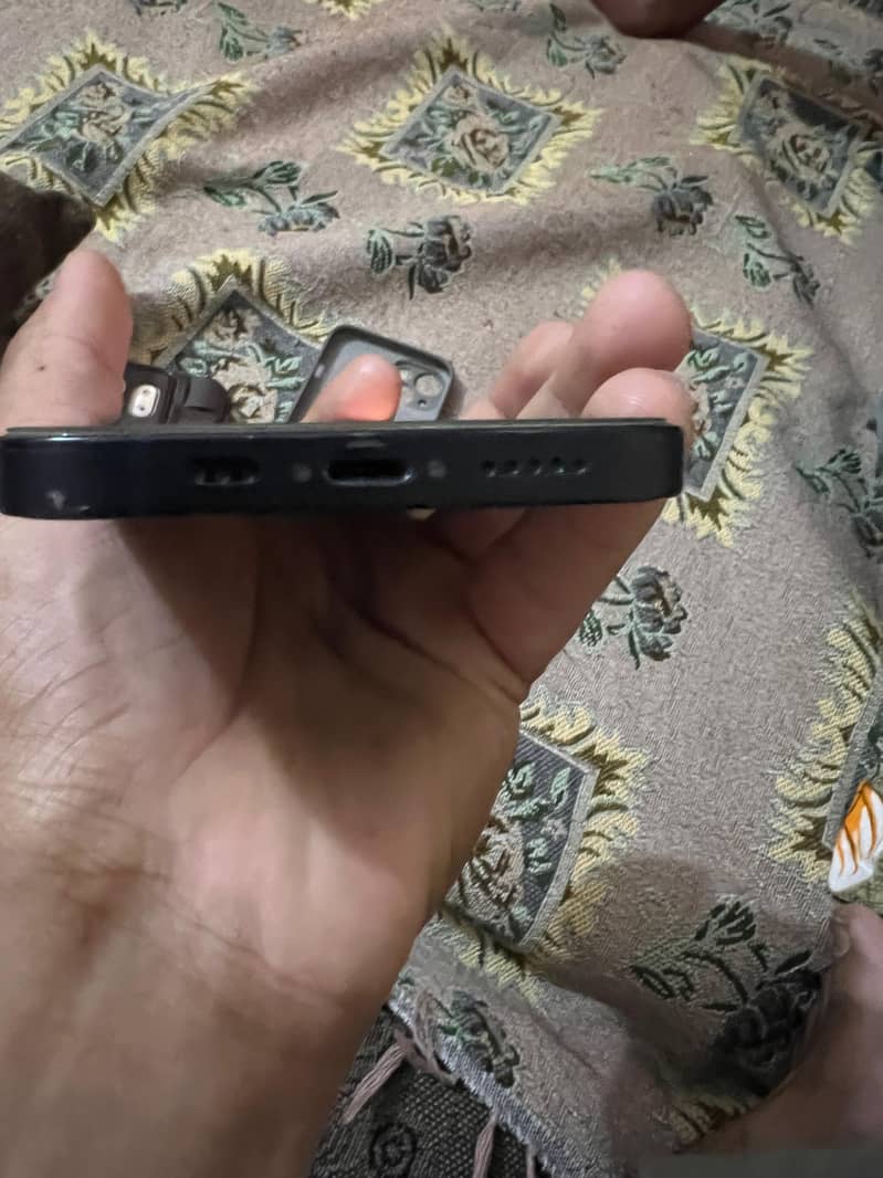 Apple iPhone 13 3