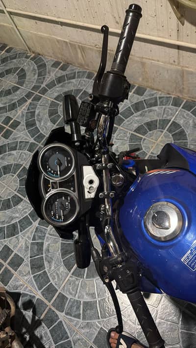 low milage bike use hi ni hio ghar kada rahta ha