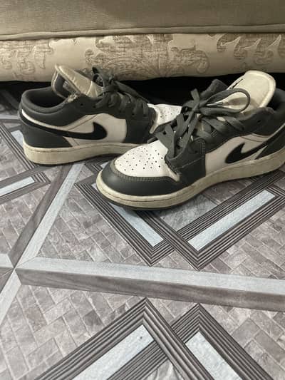 Size:4.5 Nike air Jordan mid