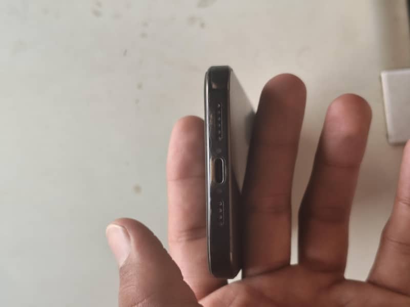 Apple iPhone 15 Pro Max 3
