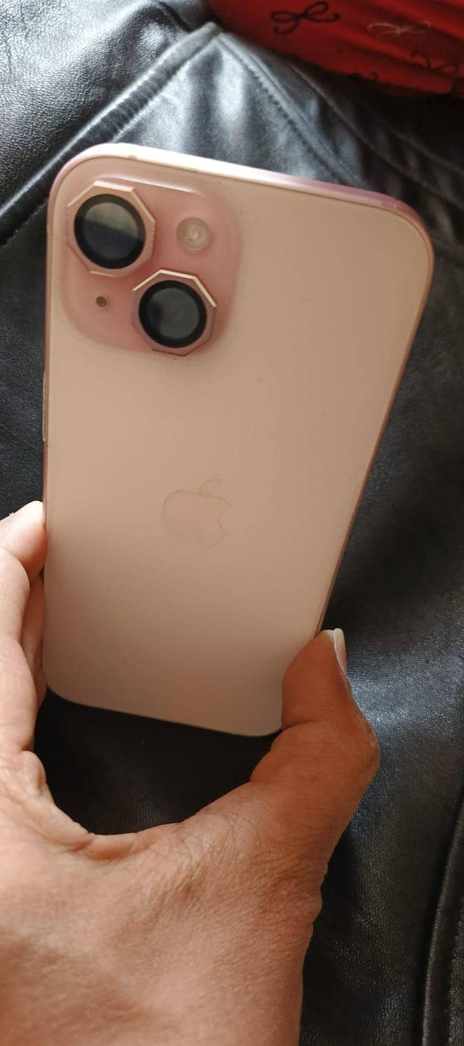 Apple iPhone 15 4