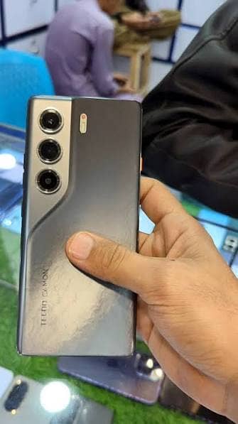 Tecno CAMON 40