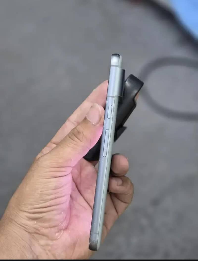 Google Pixel 8 2