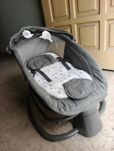 Mastela Deluxe 4-in-1 Foldable Baby Bassinet Sw