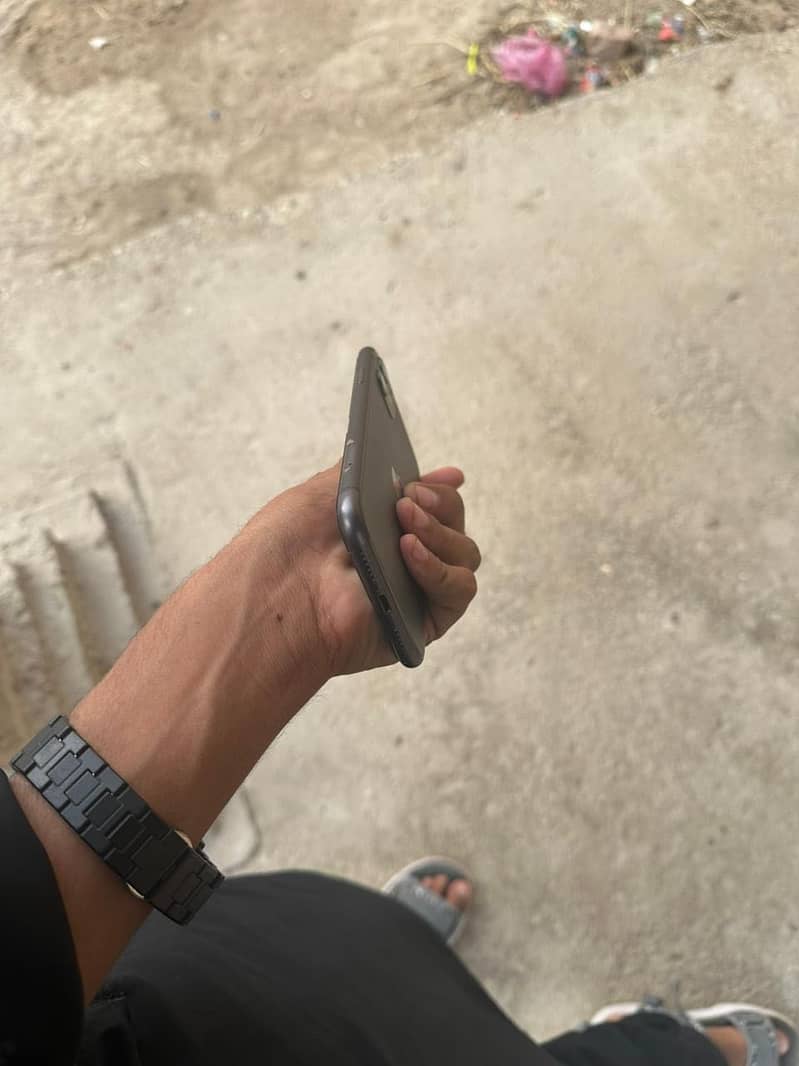 Apple iPhone 11 6