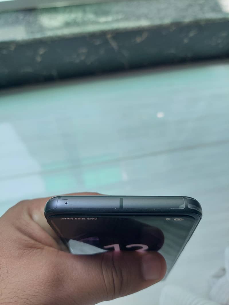 Google Pixel 8 4