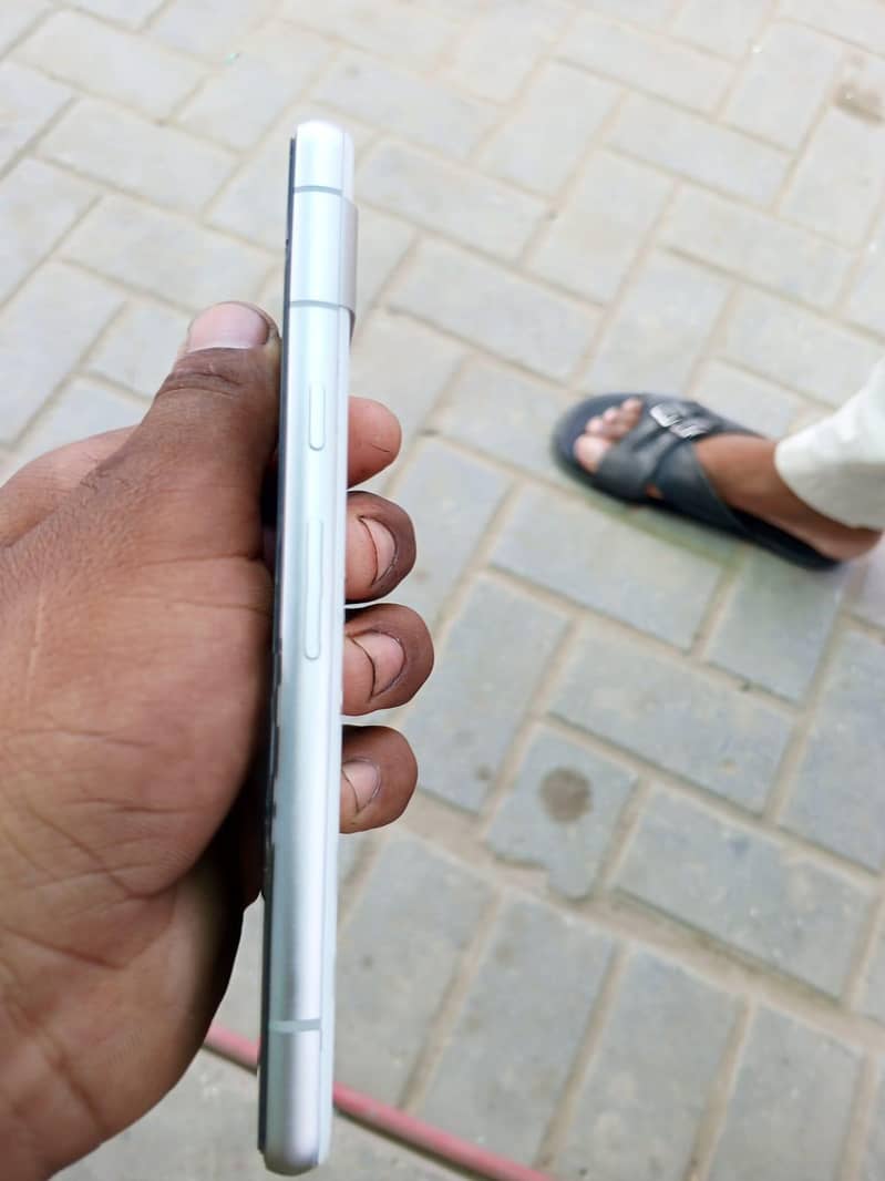 Google Pixel 7a 4