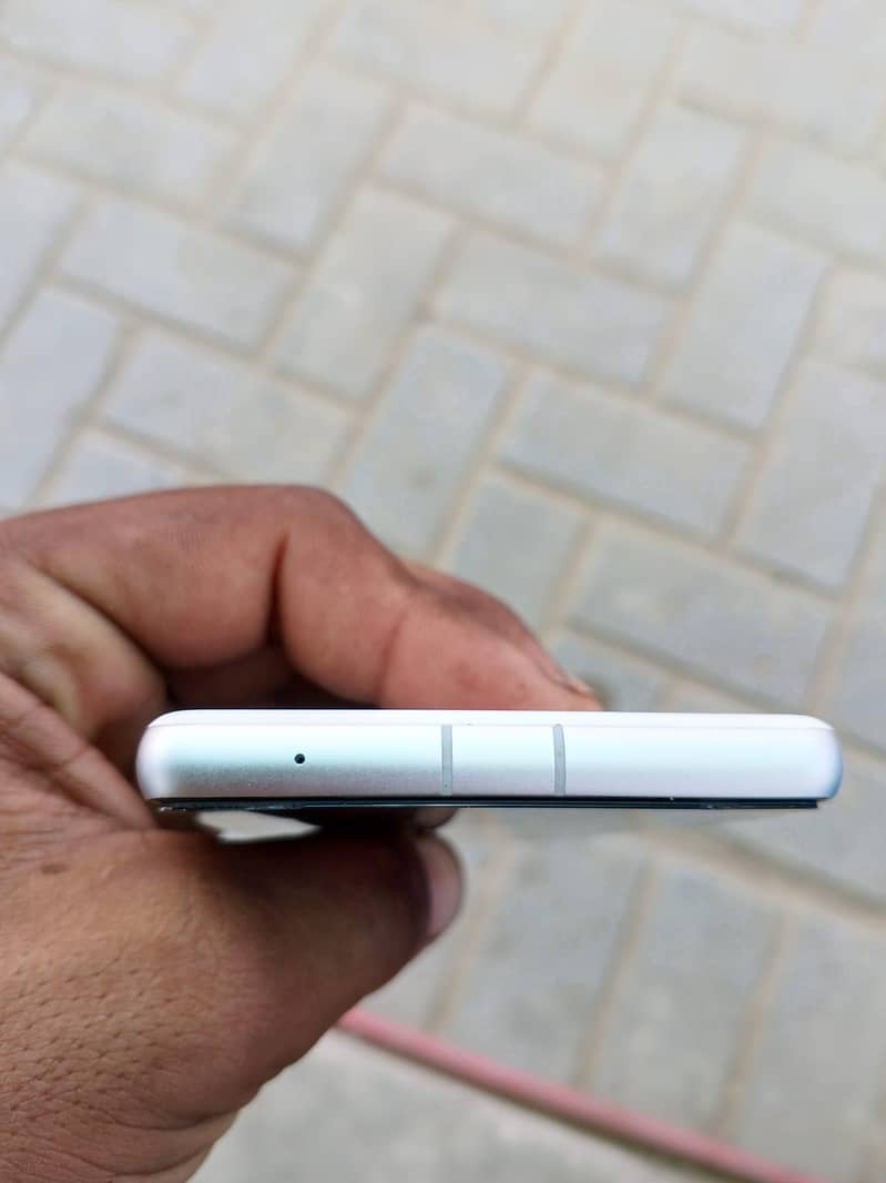 Google Pixel 7a 5