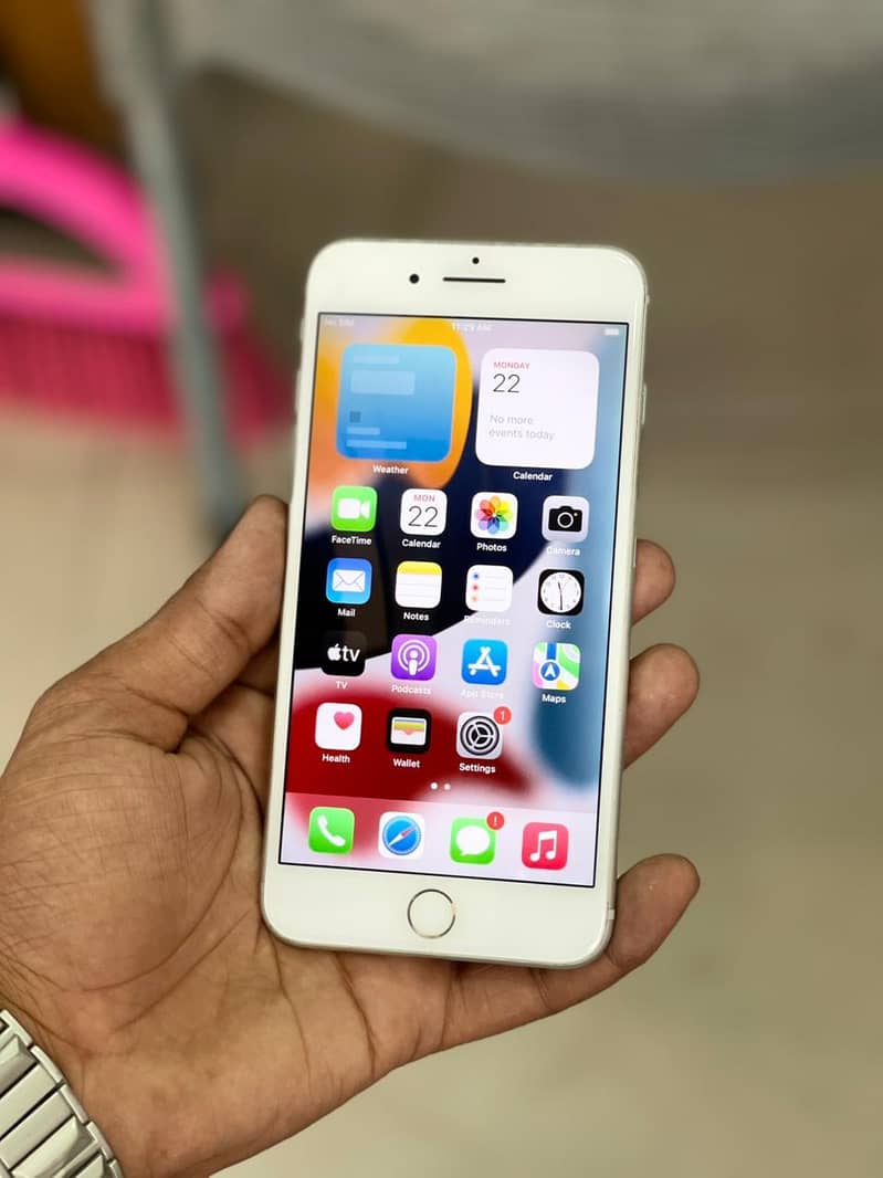 Apple iPhone 7 Plus 1