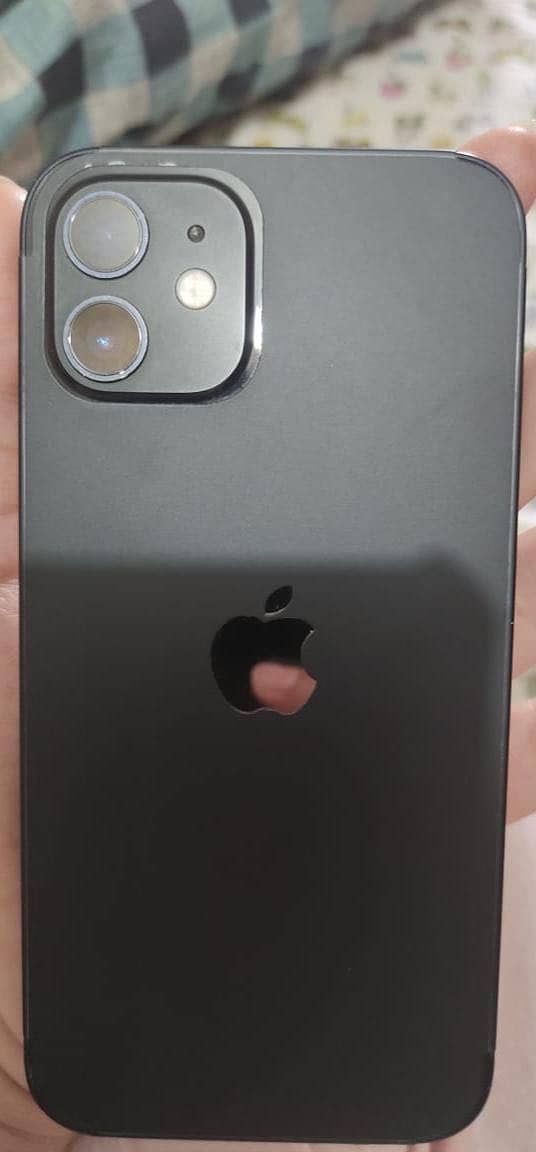 Apple iPhone 12 4
