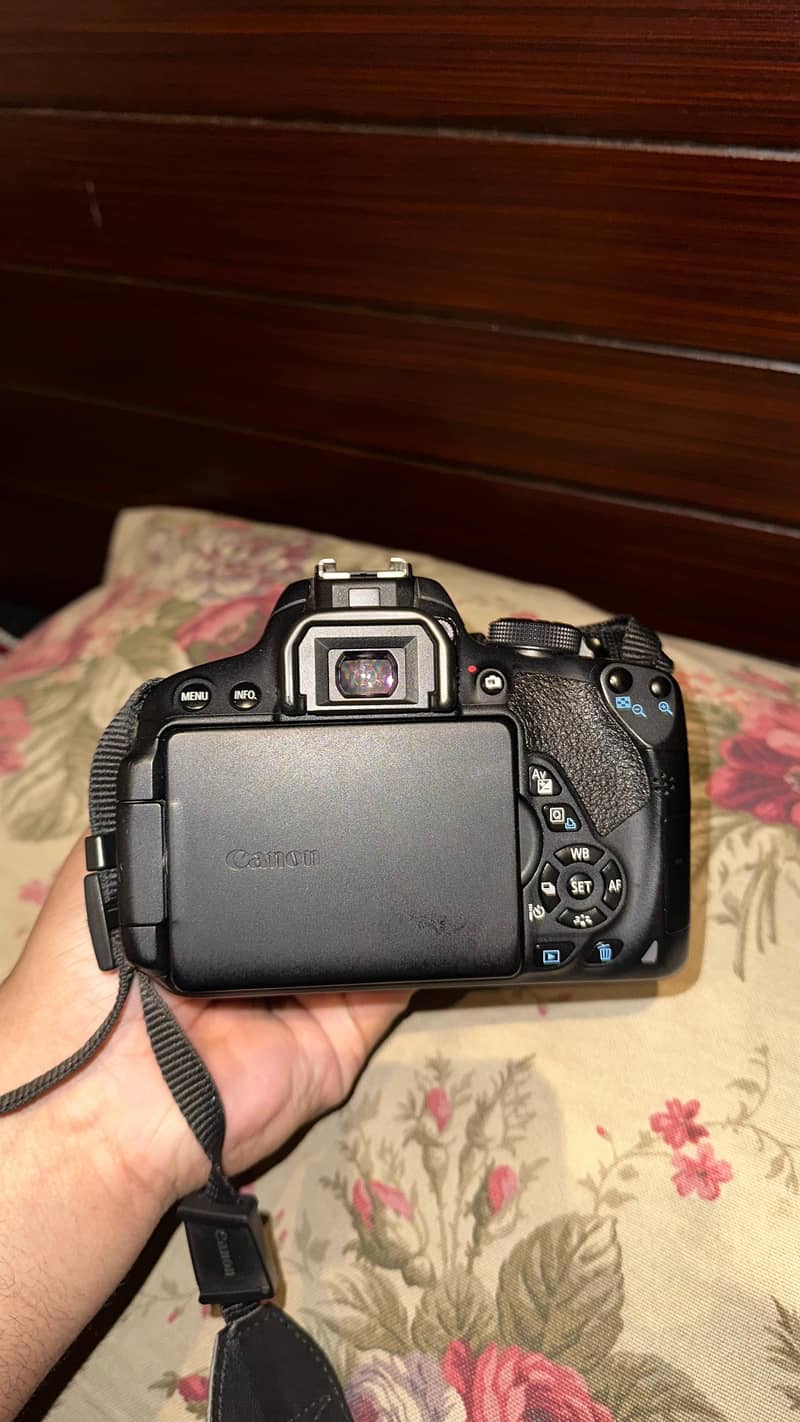 Canon Camera 9