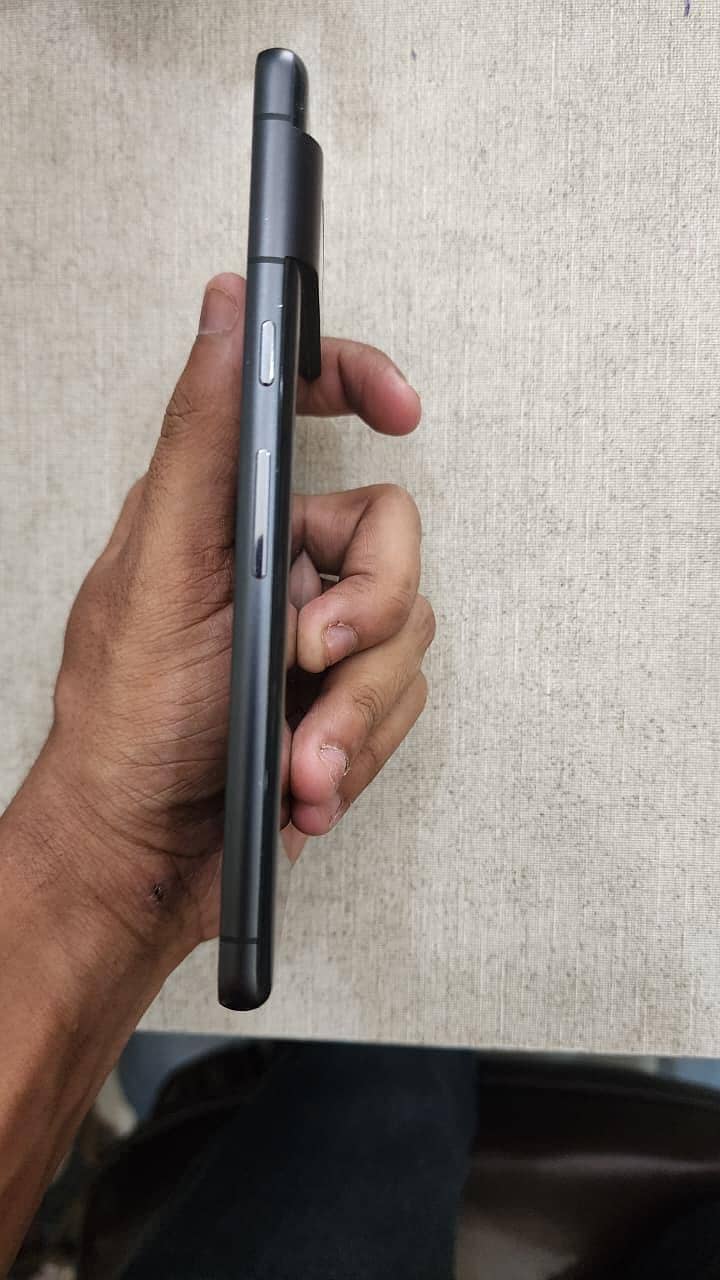 Google Pixel 7 4