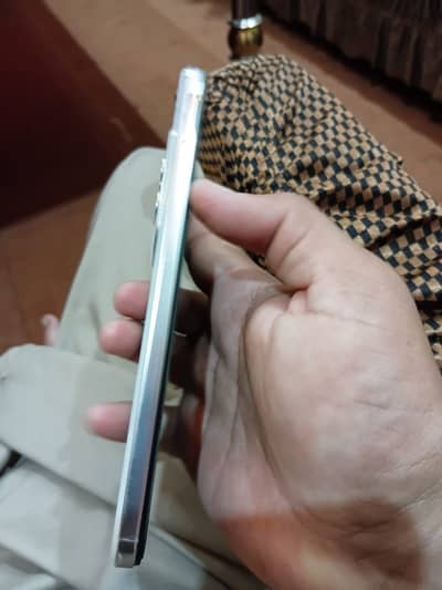 Vivo Y29
