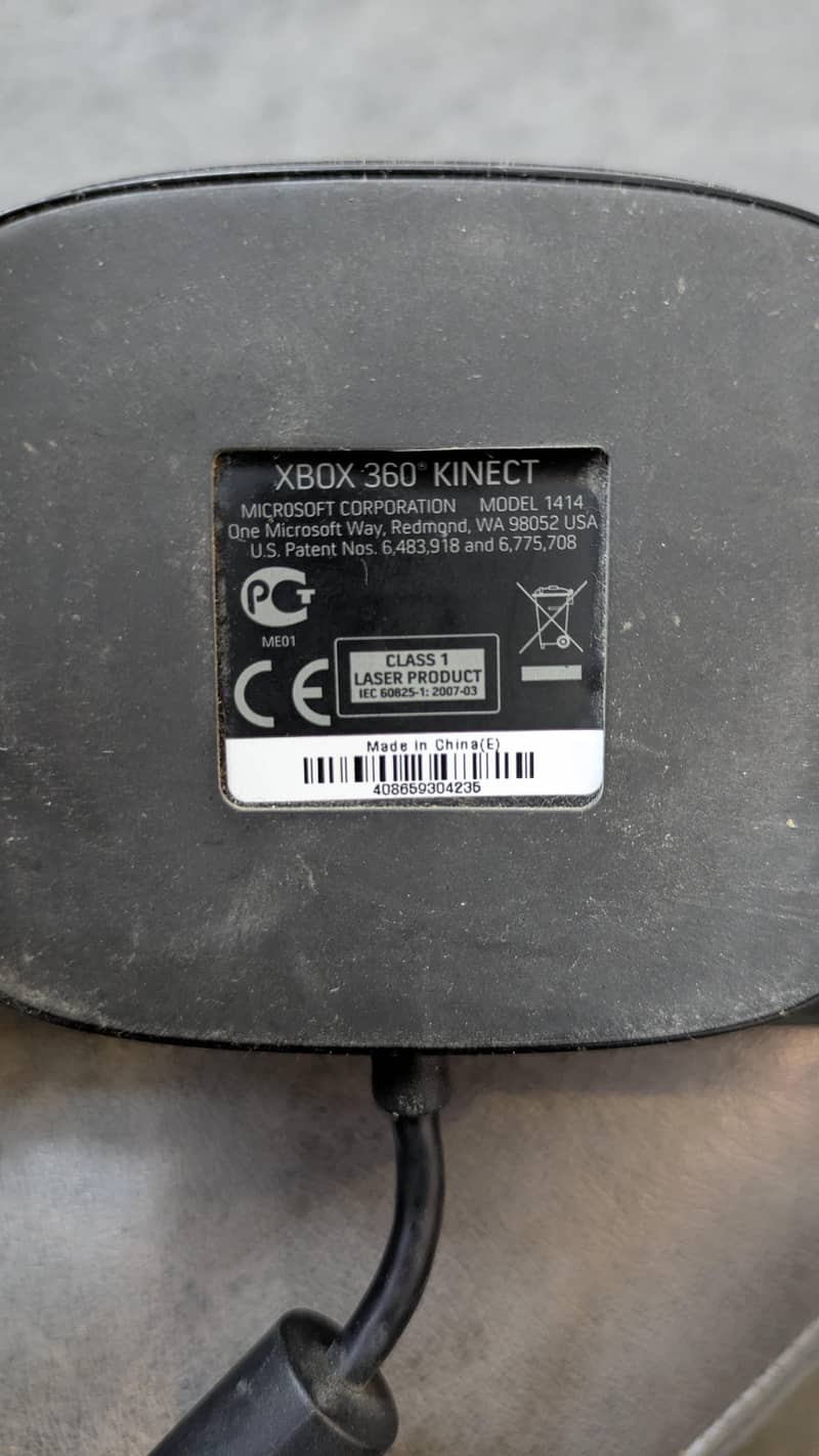 XBOX 360 KINECT 4