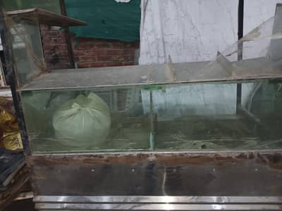 chips counter for sale urgent sale Glass break hai glass New install