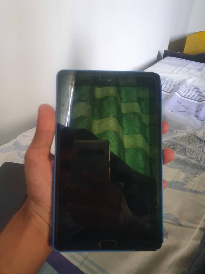 Amazon fire tablet 1