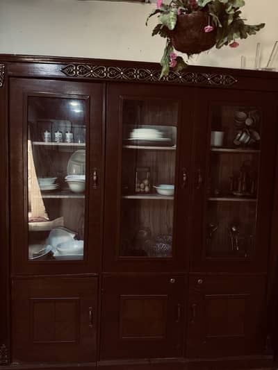 Wooden Display Cabinet / China Cabinet