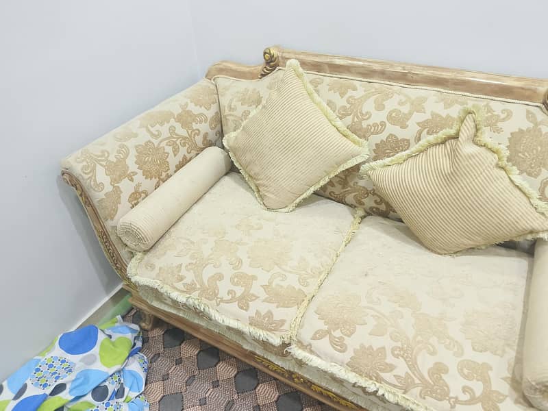 Good condition sofa set 7