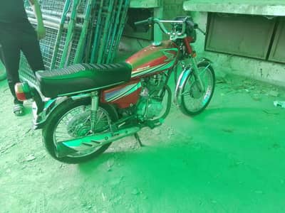 Honda 125 2013 red colour