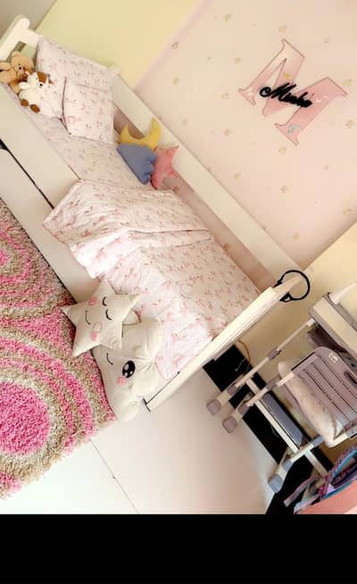 Kids Bed/ Kids Furniture/ Single Bed / Bedding