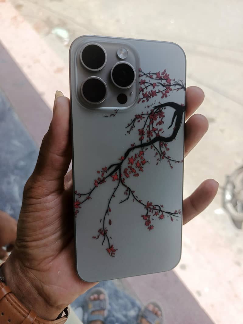 Apple iPhone 15 Pro Max 0