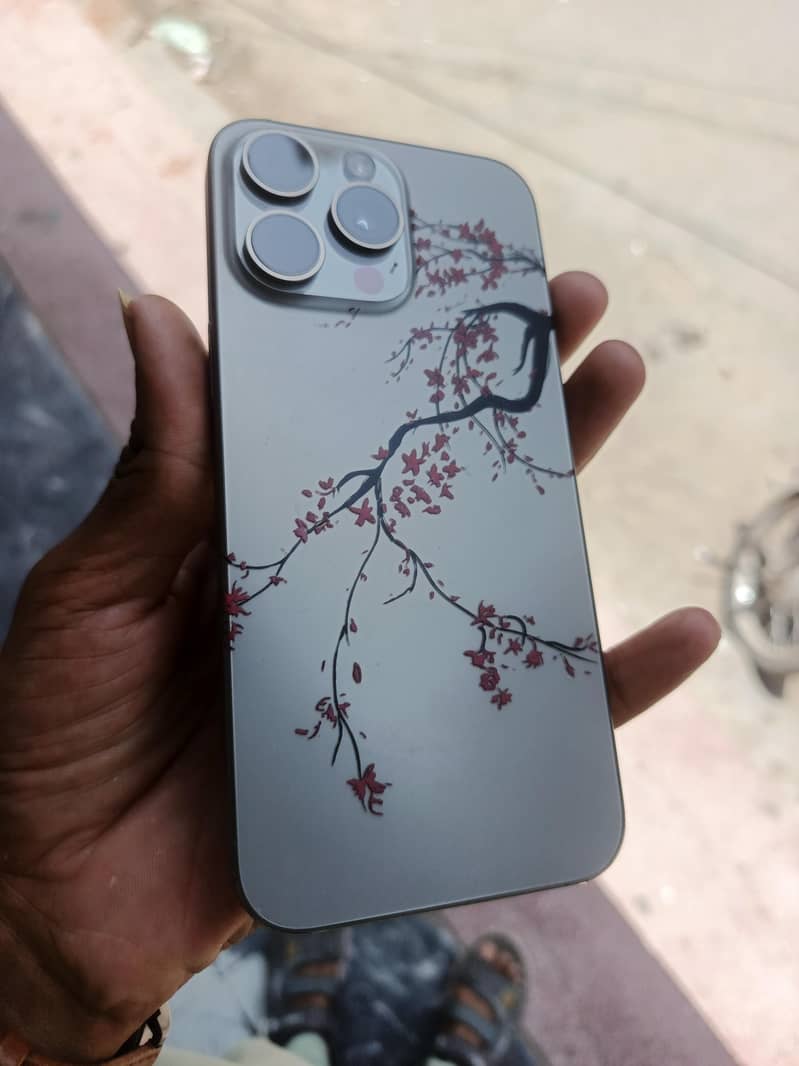 Apple iPhone 15 Pro Max 1