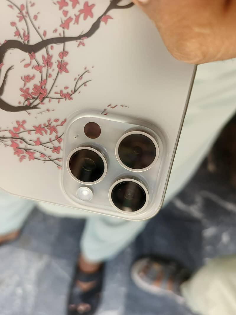 Apple iPhone 15 Pro Max 5