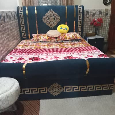 bed set with side table and dressing table