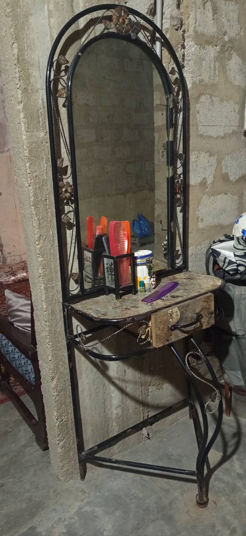 dressing table 0