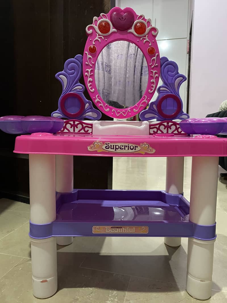 Dressing table 0