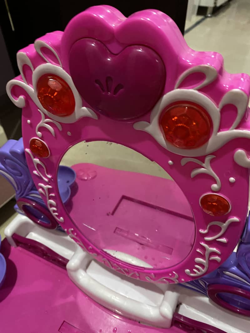 Dressing table 5