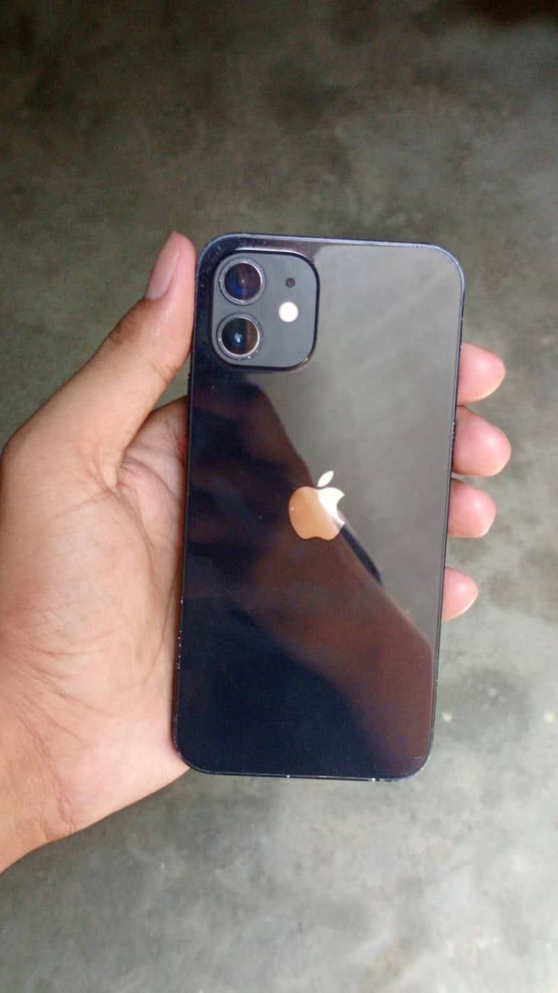 Apple iPhone 12 4