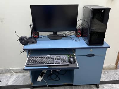 Computer table for sale very good quality