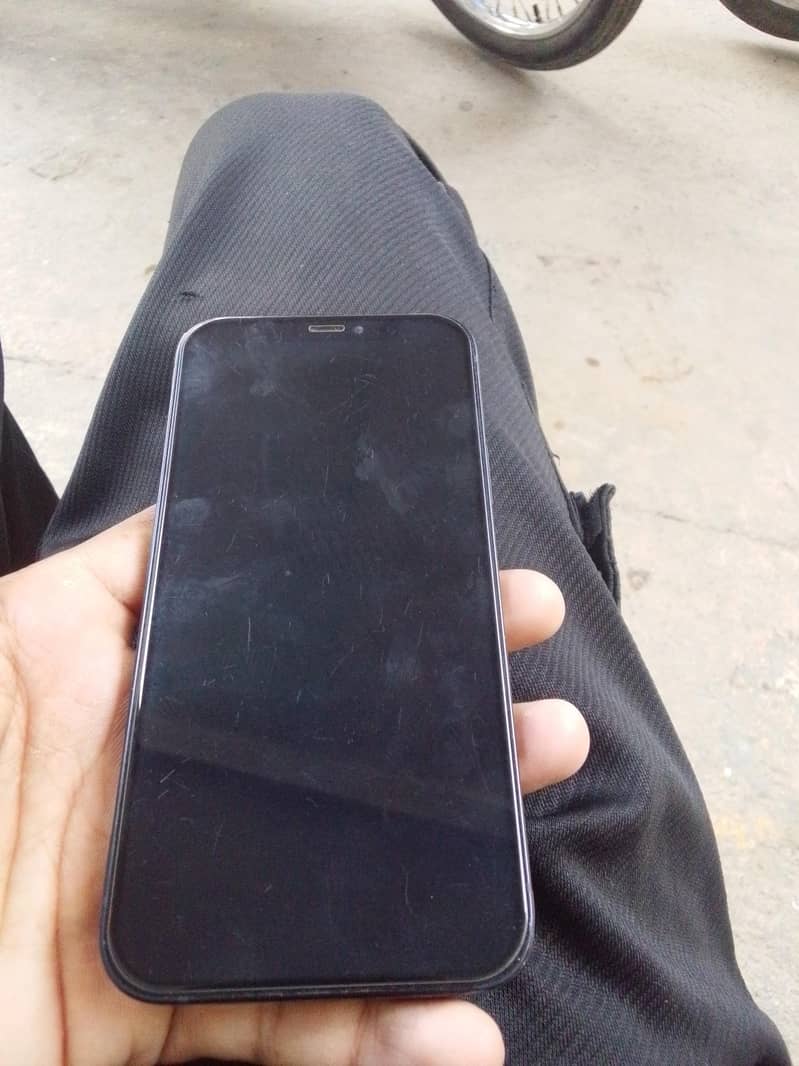 Apple iPhone 12 2