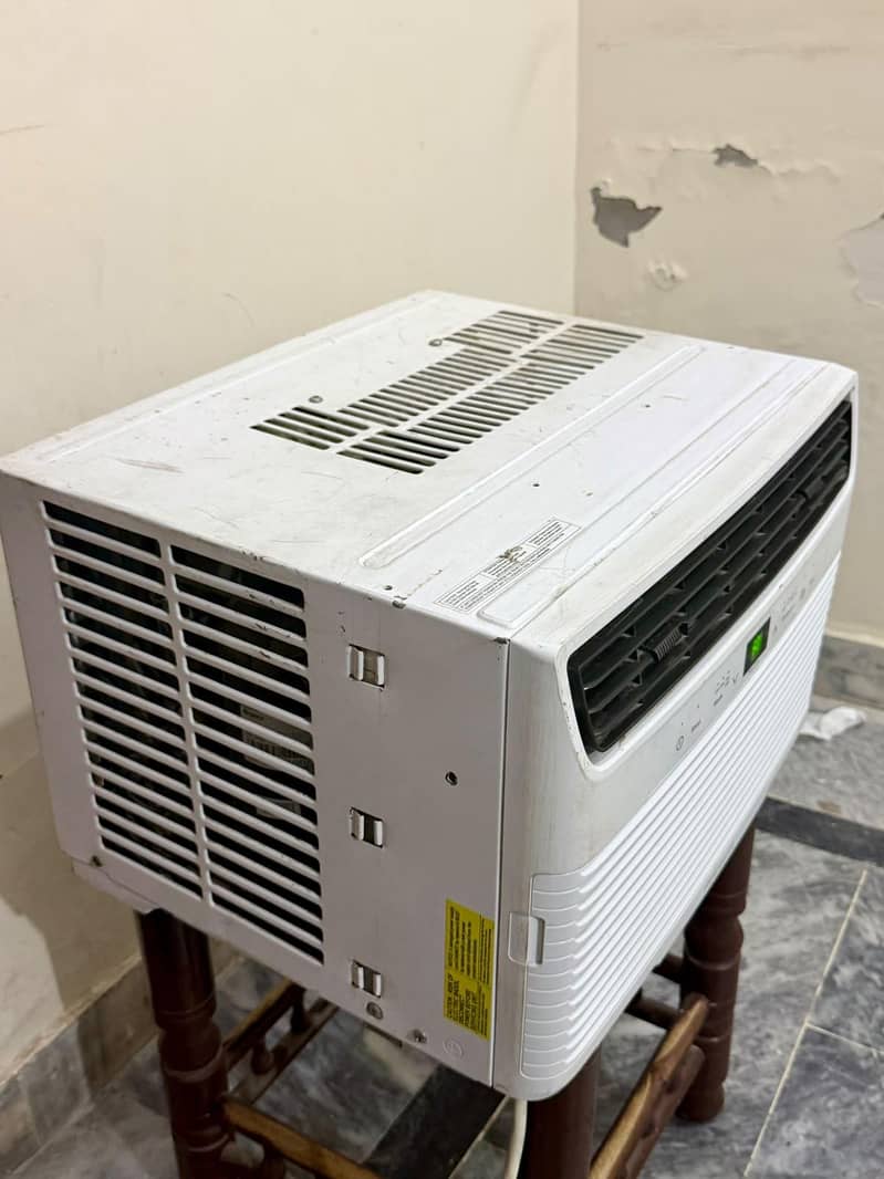window AC 2