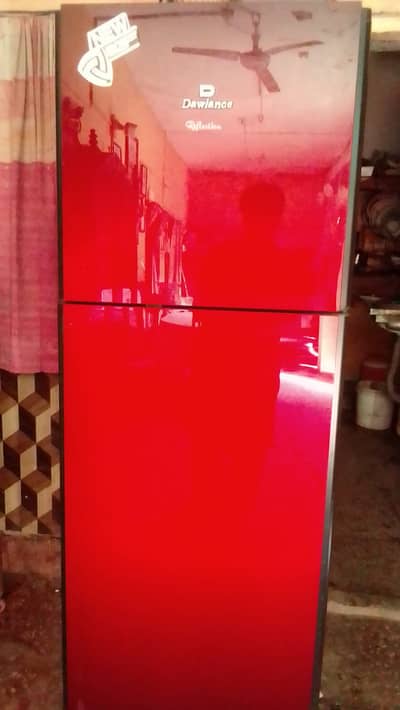 DAWLANCE FRIDGE MEDIUM SIZE