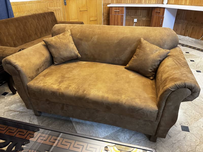 Sofa with tables 5